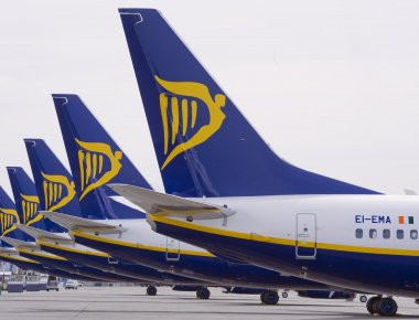 Ryanair: Αύξηση μισθών και μπόνους σε πιλότους ως «φραγμός» στις ακυρώσεις πτήσεων